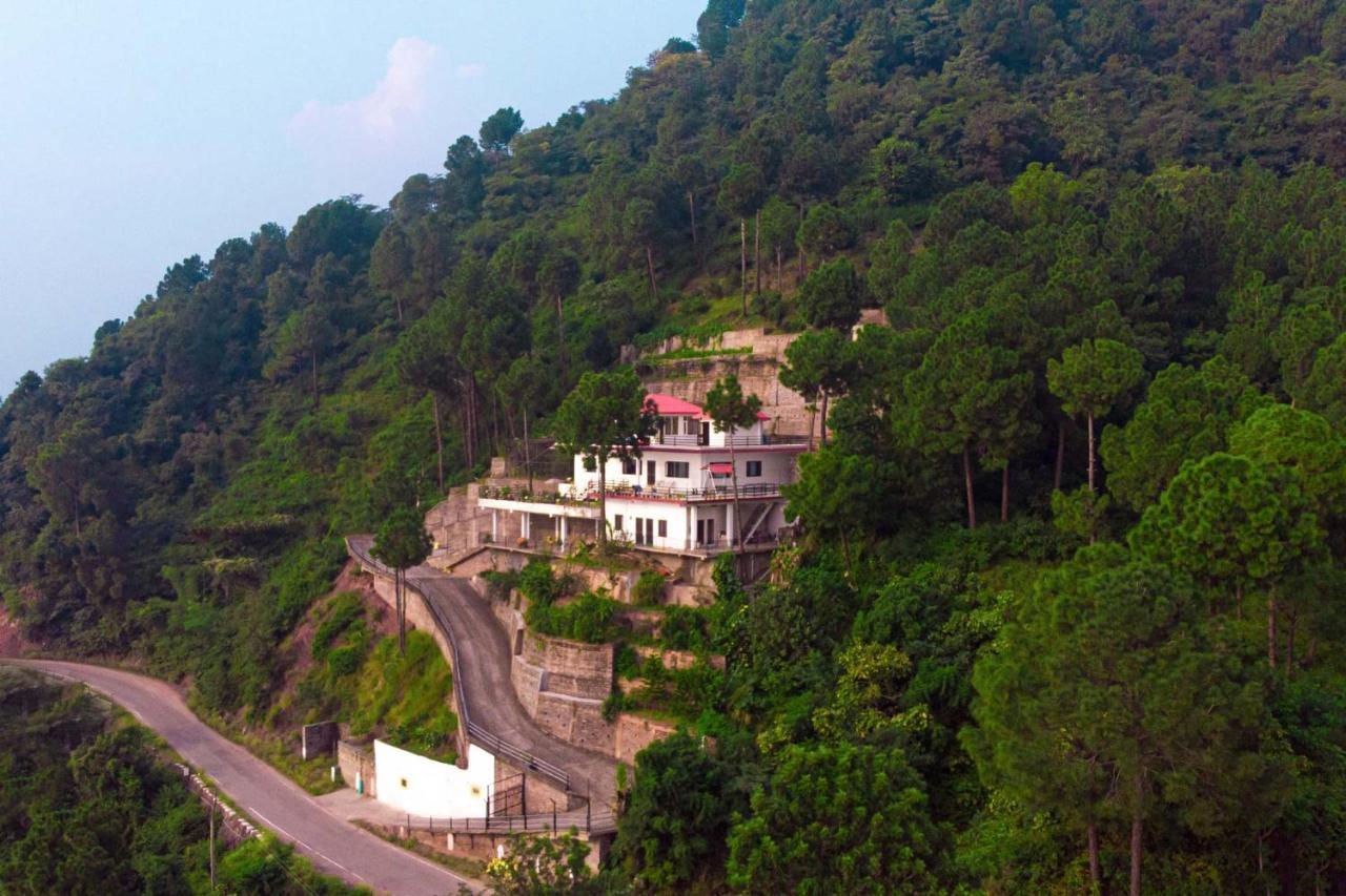 Villa Woodside Meadows By Veo - Part Of Stayvista Kasauli Exterior photo
