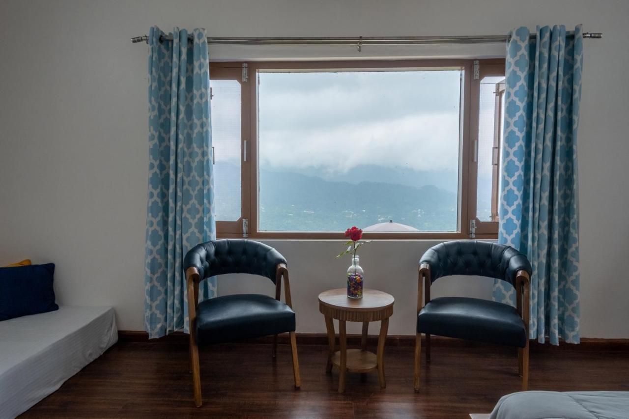 Villa Woodside Meadows By Veo - Part Of Stayvista Kasauli Exterior photo