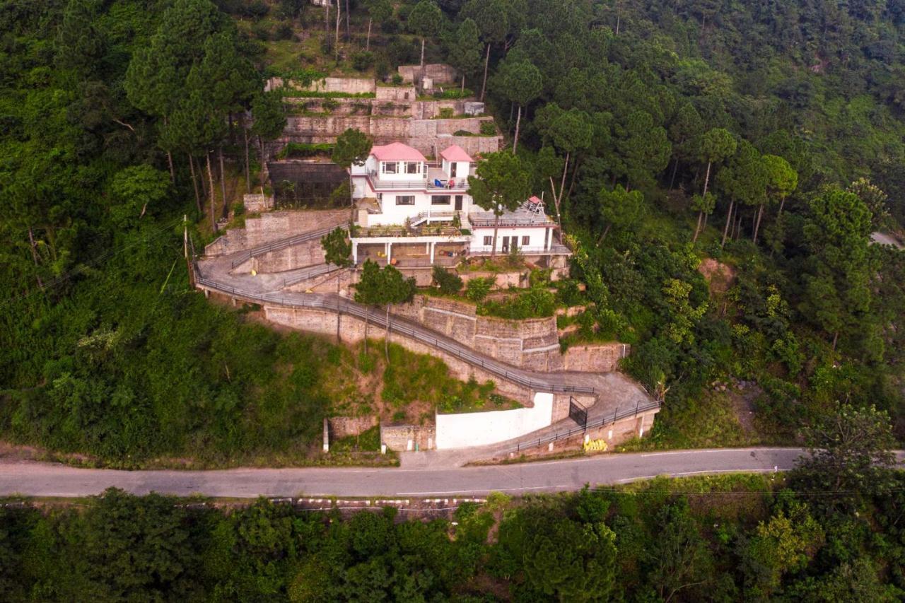 Villa Woodside Meadows By Veo - Part Of Stayvista Kasauli Exterior photo