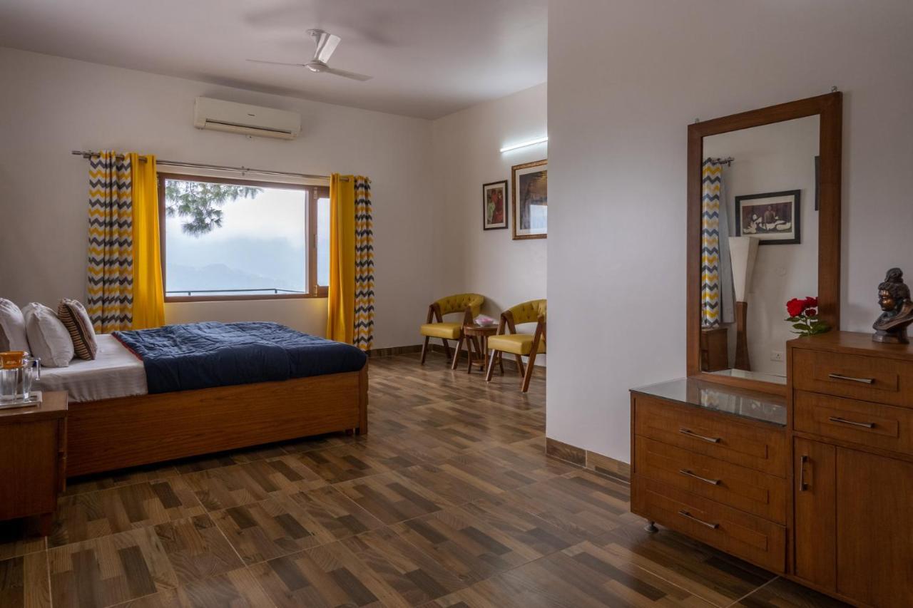 Villa Woodside Meadows By Veo - Part Of Stayvista Kasauli Exterior photo