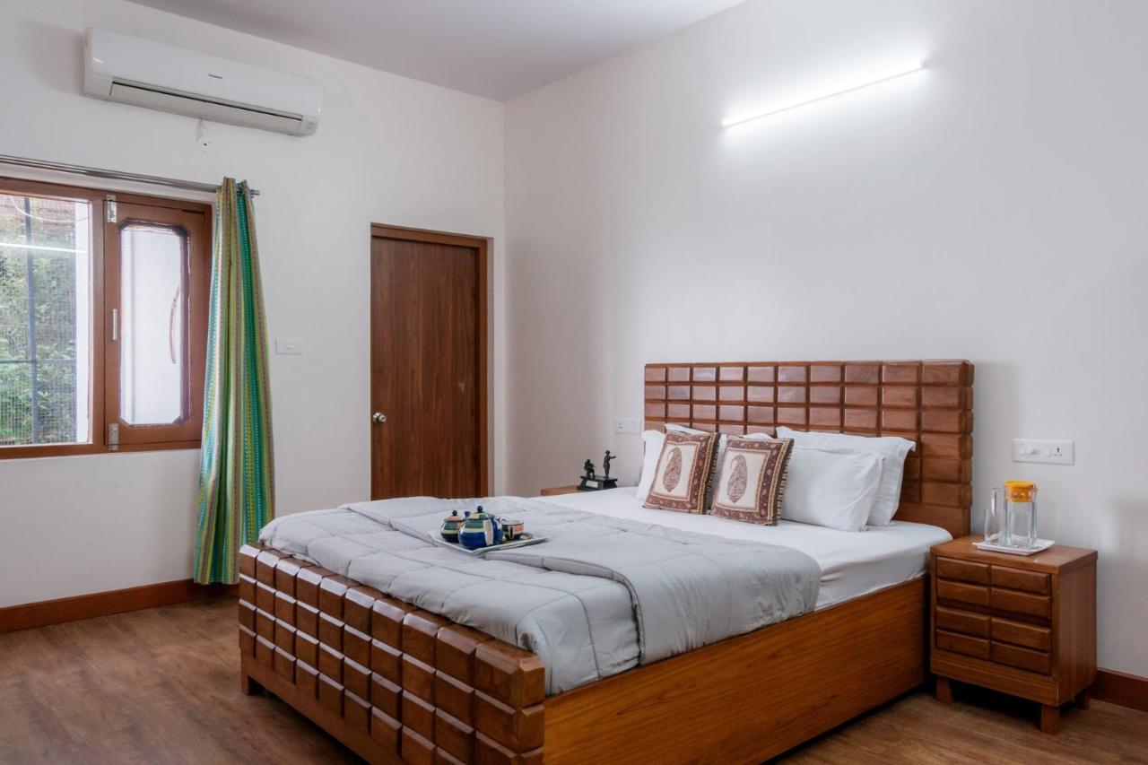 Villa Woodside Meadows By Veo - Part Of Stayvista Kasauli Exterior photo