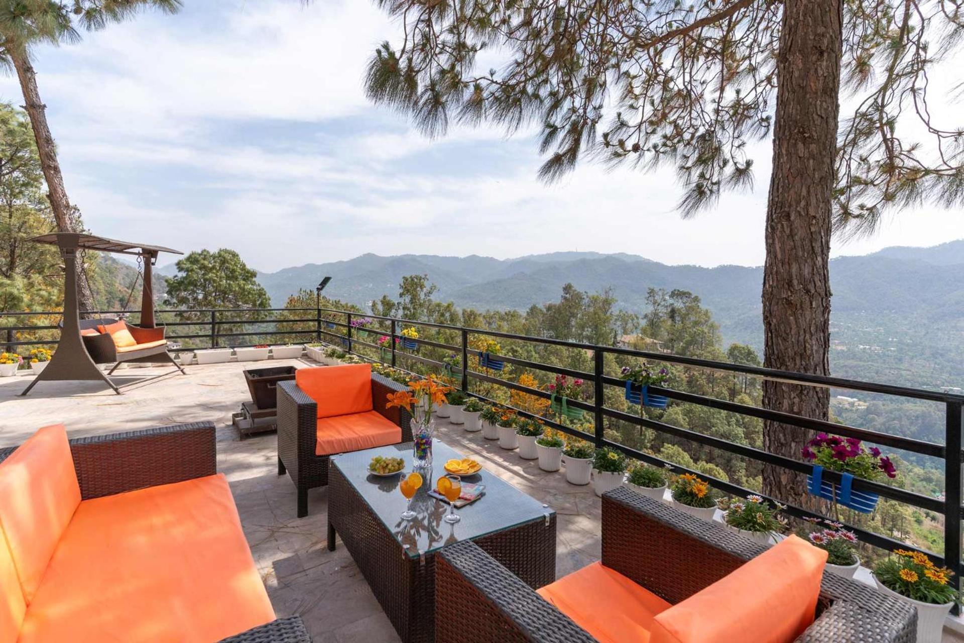 Villa Woodside Meadows By Veo - Part Of Stayvista Kasauli Exterior photo
